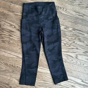 Lululemon Swift Speed High-Rise Crop 21" Leggings Camo Size 4 EUC